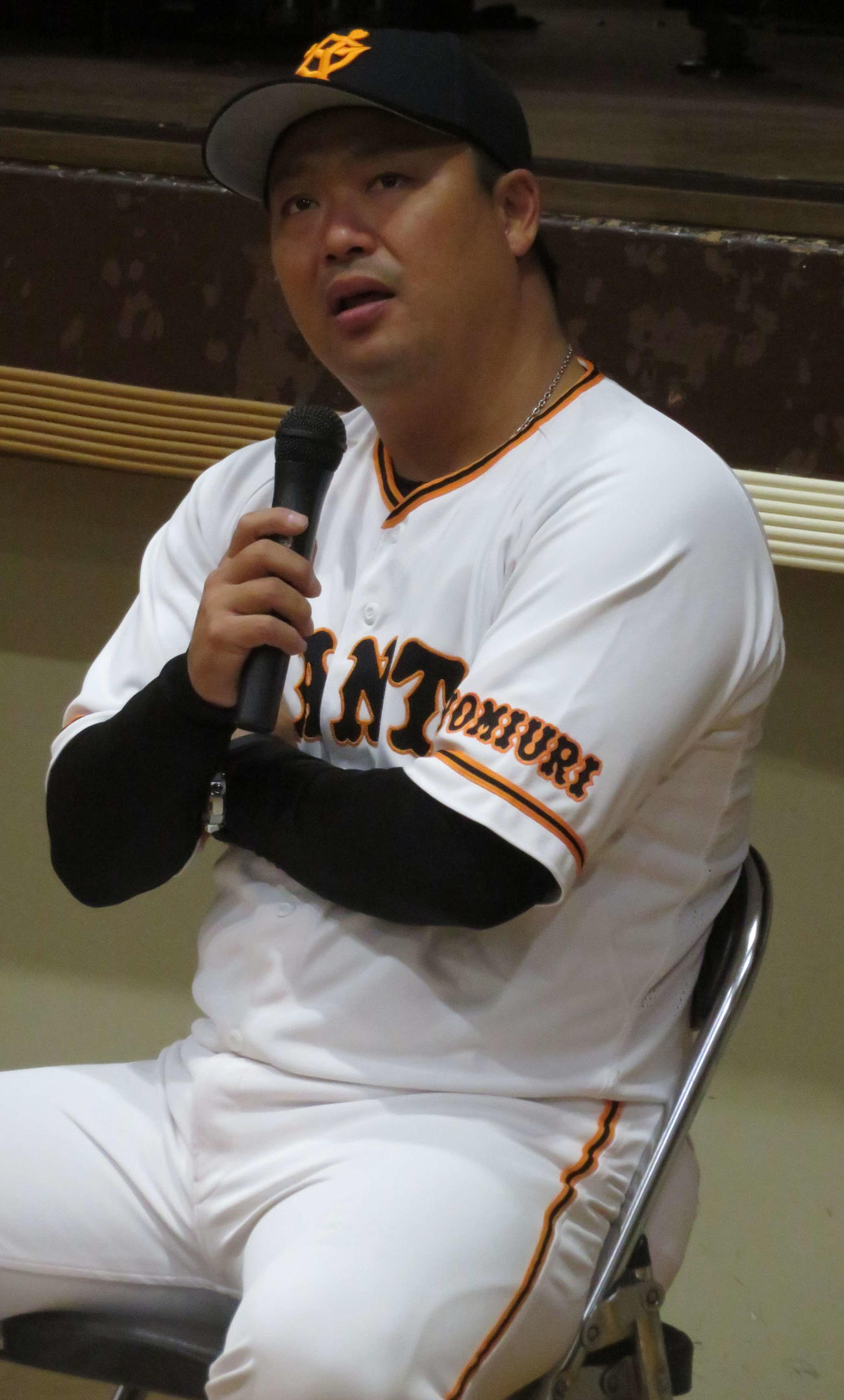 質問に答える巨人村田2軍野手総合コーチ