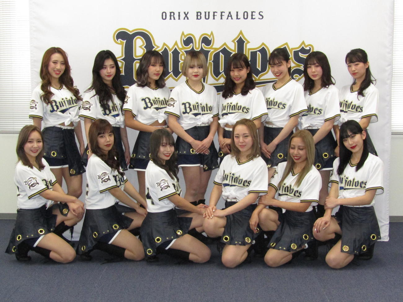 新メンバー4人を加え、お披露目されたBsGirls2020（撮影・高垣誠）