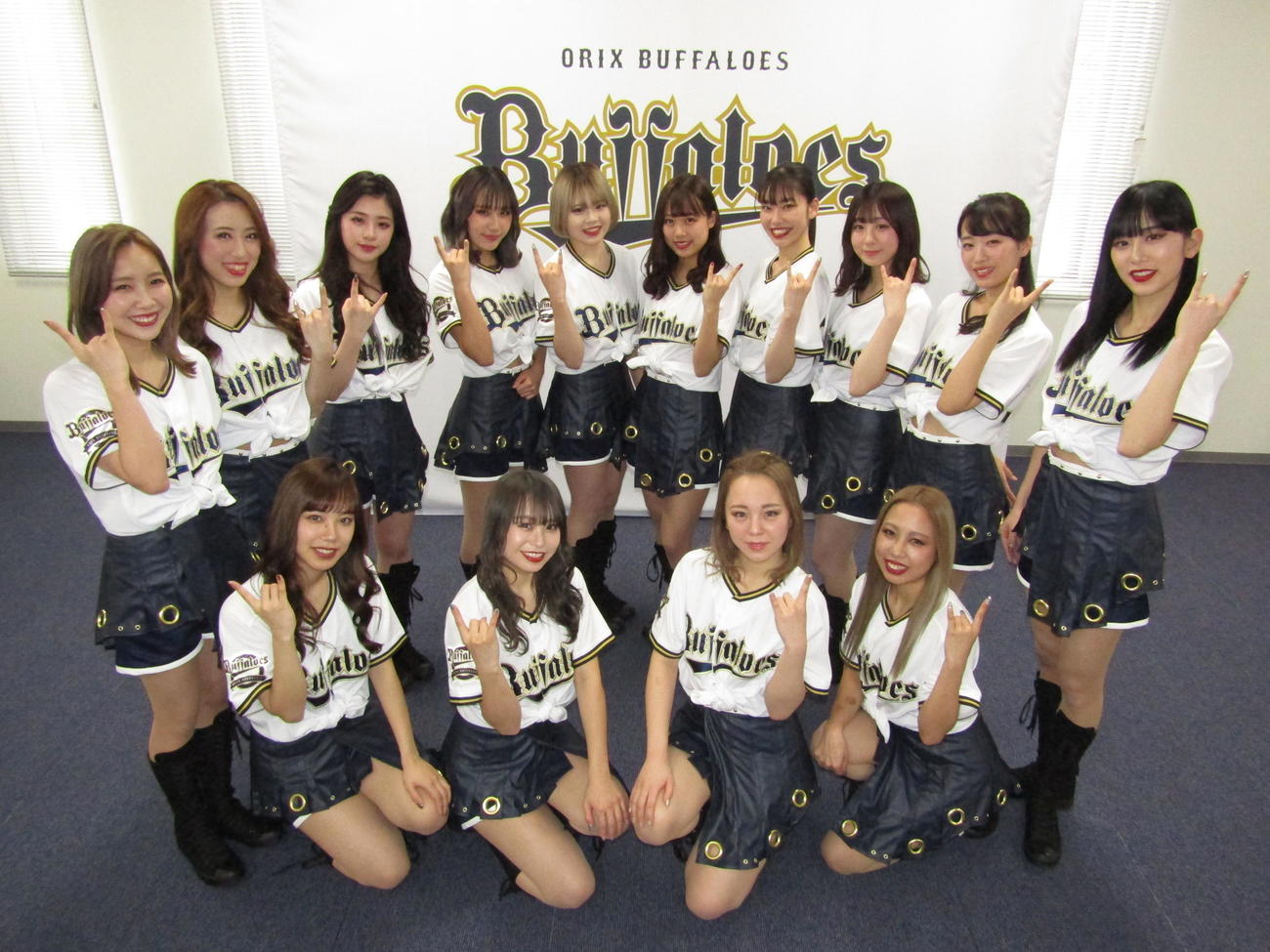 新メンバー4人を加え、お披露目されたBsGirls2020（撮影・高垣誠）