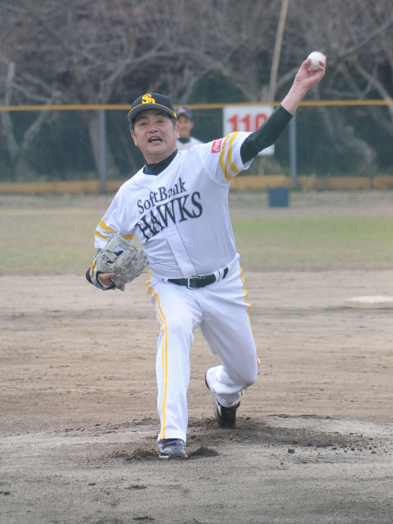 被災した熊本の少年野球2チーム全選手と対決したソフトバンク工藤公康監督（撮影・浦田由紀夫）