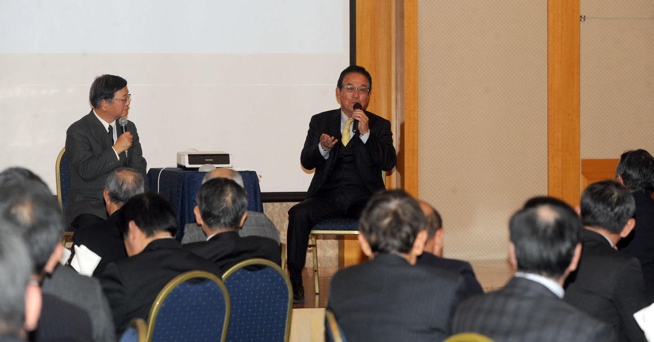 人材育成をテーマに熱弁をふるう内田氏（右）