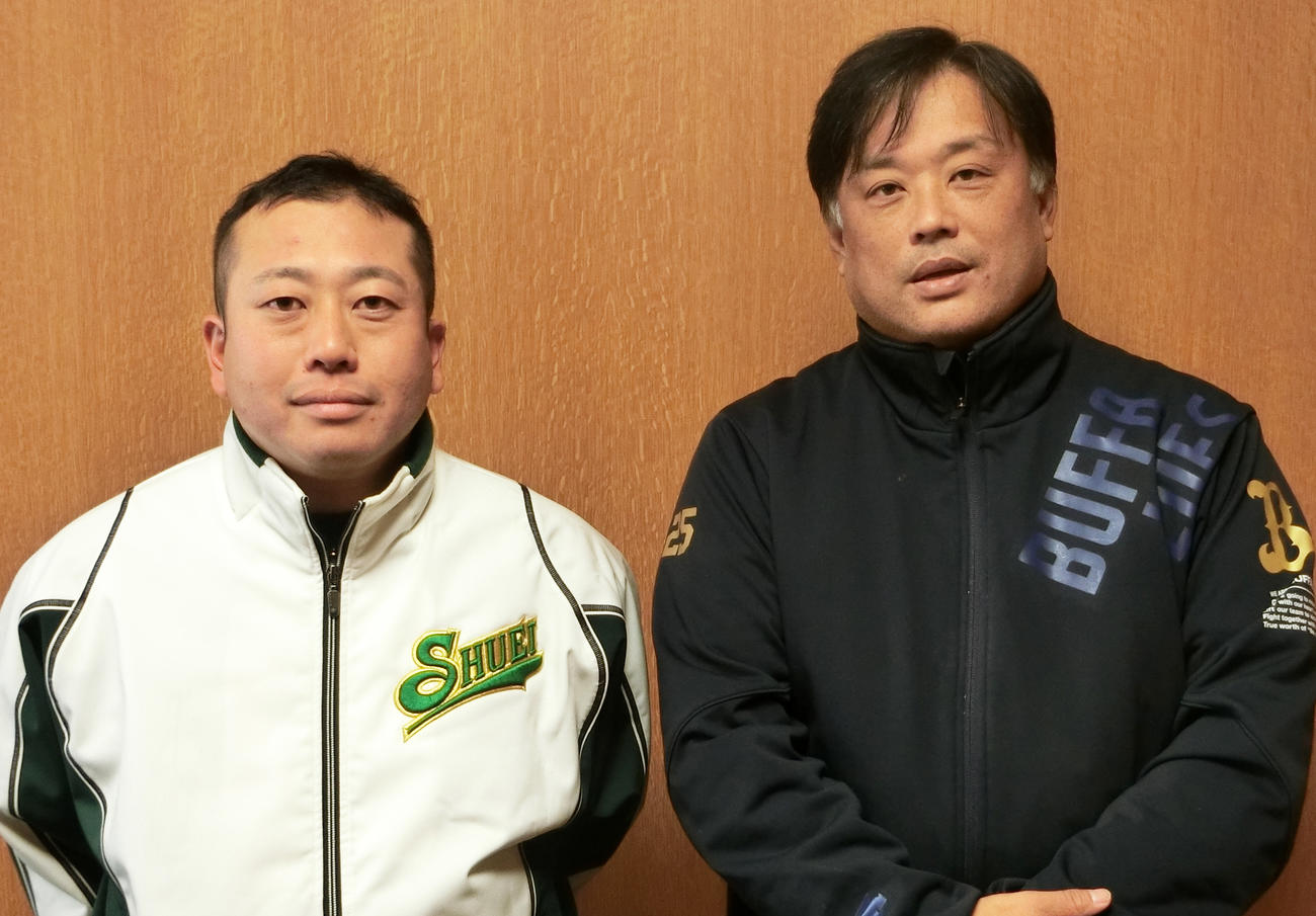教え子の阪神大山について明かした、つくば秀英・沢辺卓己元監督（右）と森田健文現監督（撮影・奥田隼人）