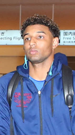 羽田空港に到着した新外国人のアンヘル・サンチェス