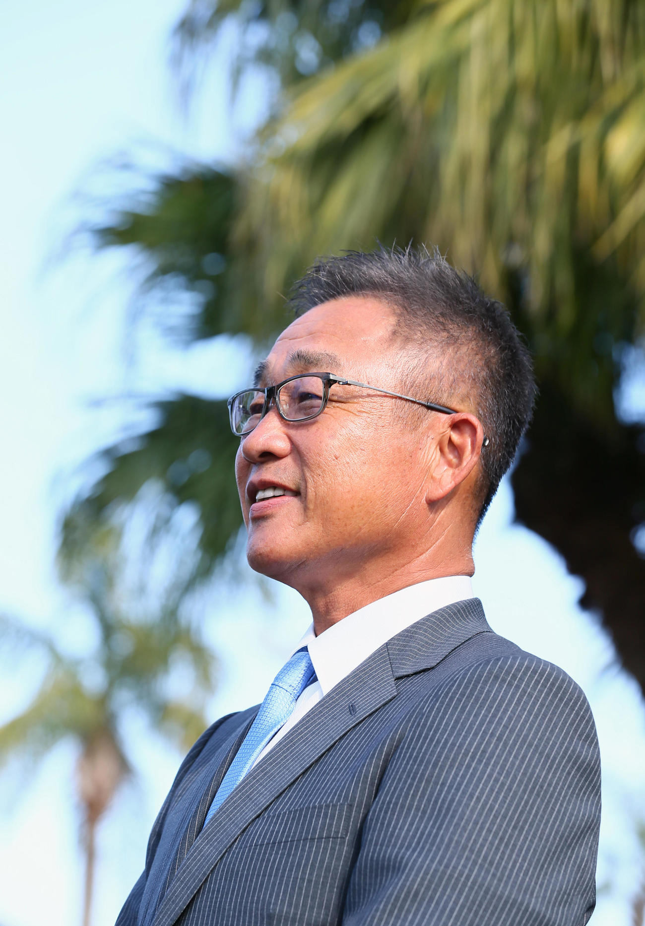 笑顔でキャンプへの意気込みを語る西武辻監督（撮影・足立雅史）