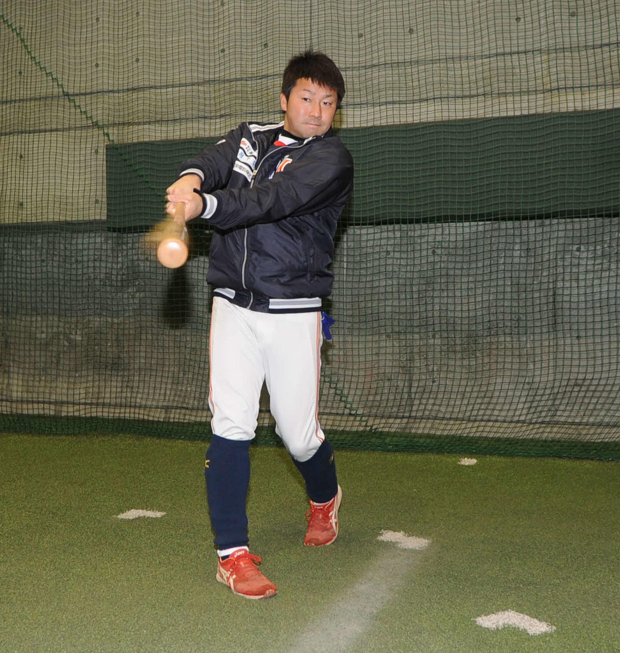 自主トレに励む稲葉