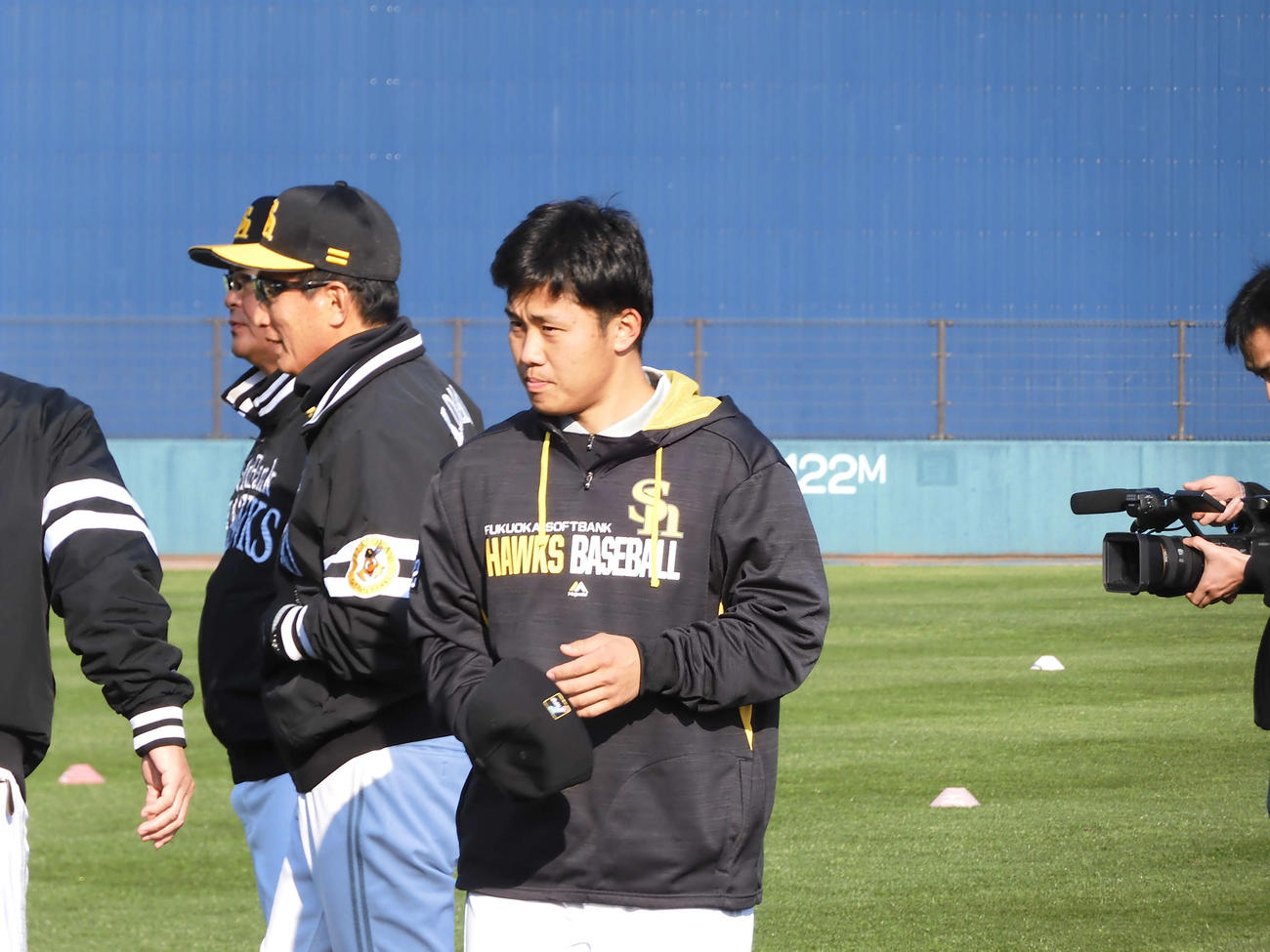 ソフトバンクのドラフト2位海野隆司捕手（22＝東海大）は右肘の違和感のため別メニュー調整となった