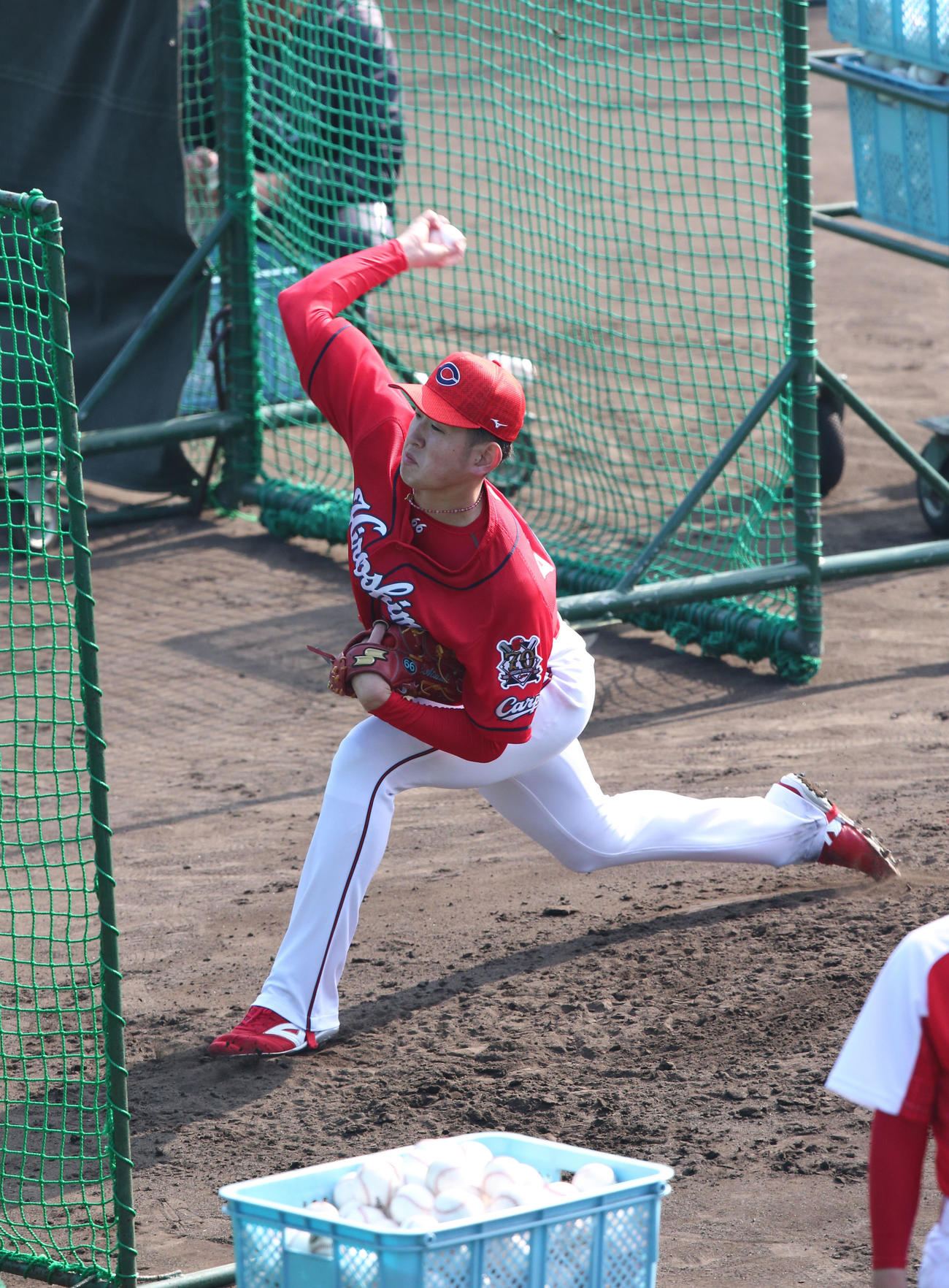 シート打撃に登板した遠藤淳志（撮影・梅根麻紀）