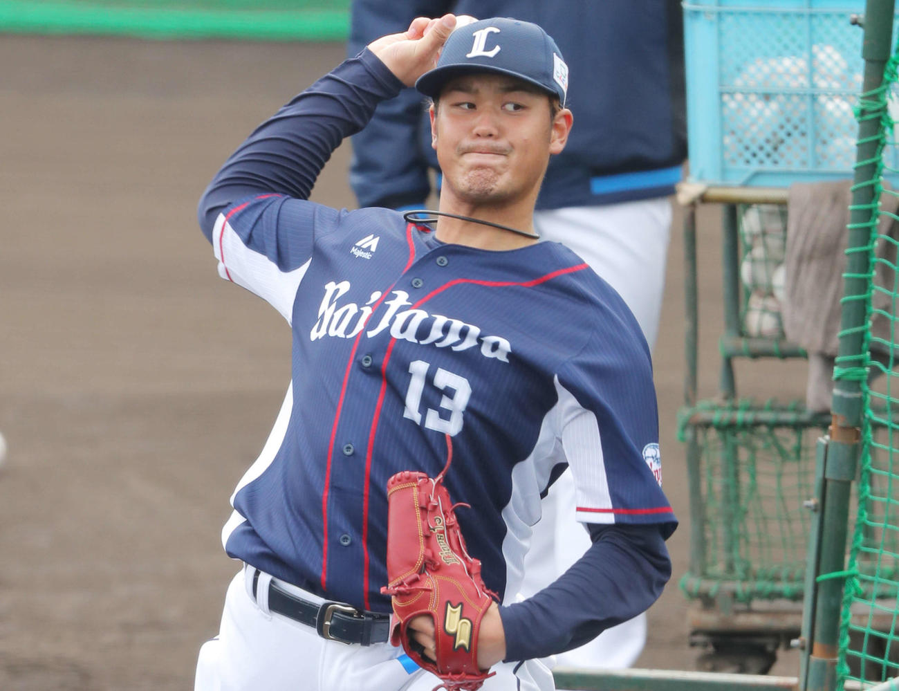 打撃投手に入る西武高橋光（撮影・河田真司）