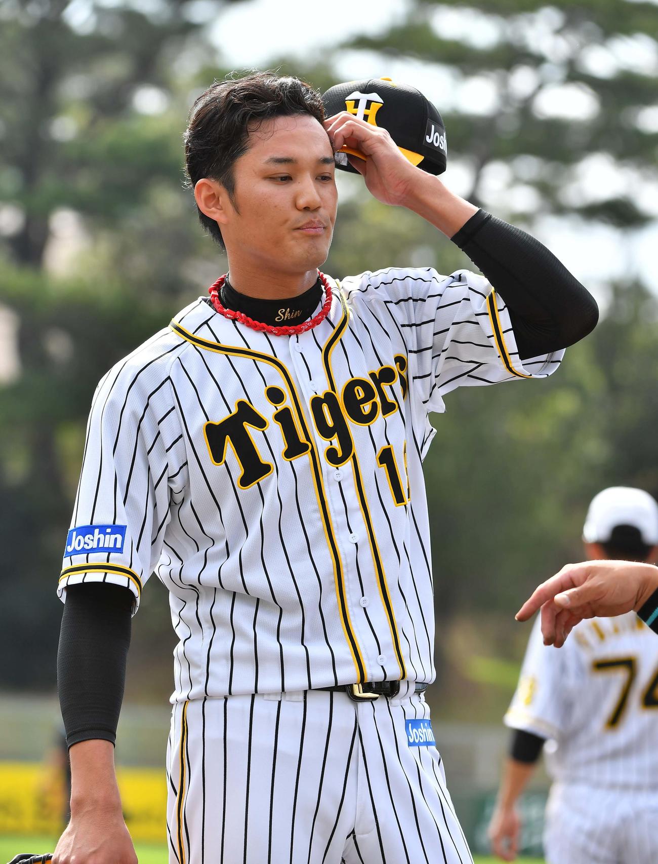 シート打撃に登板するも失点し悔しそうな表情を見せる藤浪（撮影・上田博志）