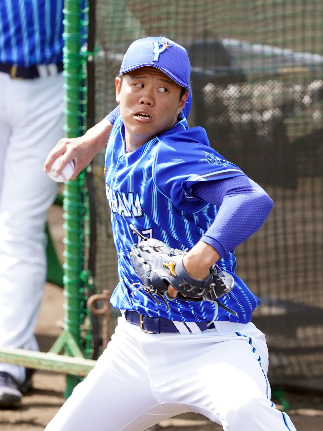 打撃投手で登板したDeNA上茶谷（撮影・大野祥一）