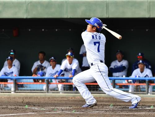 中日対阪神　1回裏中日無死、右飛に倒れる根尾昂（撮影・上田博志）