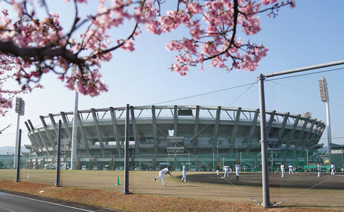 巨人宮崎キャンプの紅白戦を控えたサンマリンスタジアム宮崎（撮影・加藤諒）