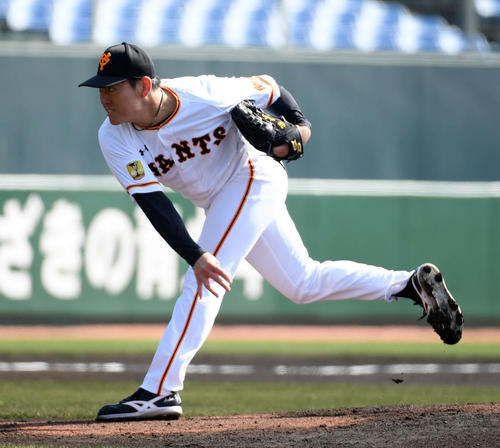巨人紅白戦　白組の先発桜井（撮影・たえ見朱実）