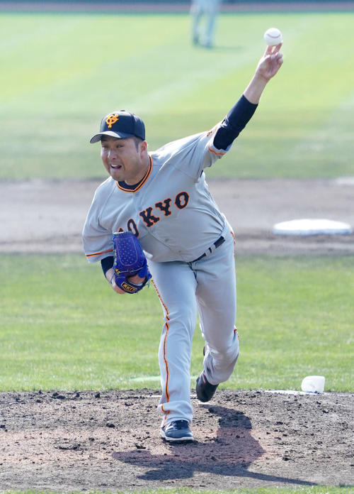 紅組対白組　力投する紅組先発の今村（撮影・加藤諒）
