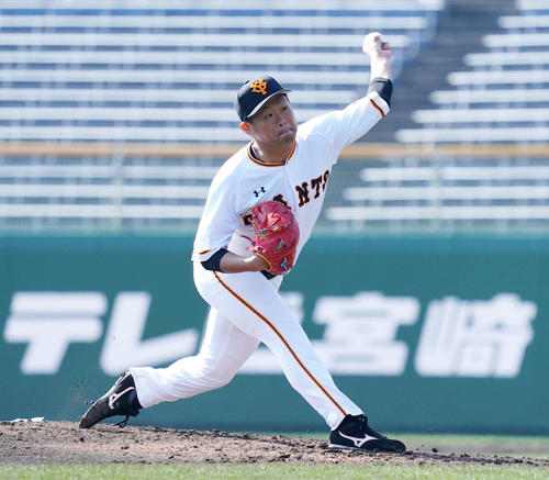 紅組対白組　3回、力投する白組2番手の田口（撮影・加藤諒）