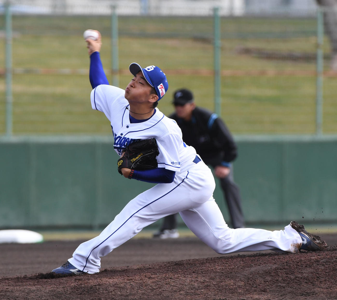 阪神戦に先発した中日山本（撮影・森本幸一）