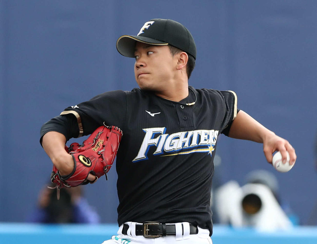 日本ハム紅白戦　5回に登板し打者を3人で抑える福田（撮影・黒川智章）