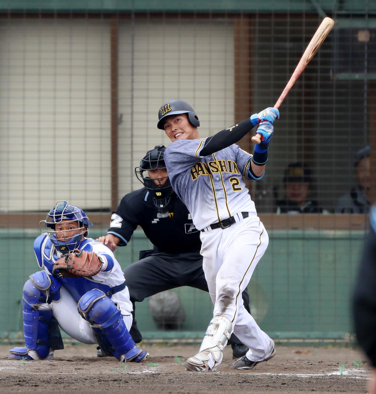 中日対阪神　9回表阪神1死、北條は中越え本塁打を放つ（撮影・加藤哉）
