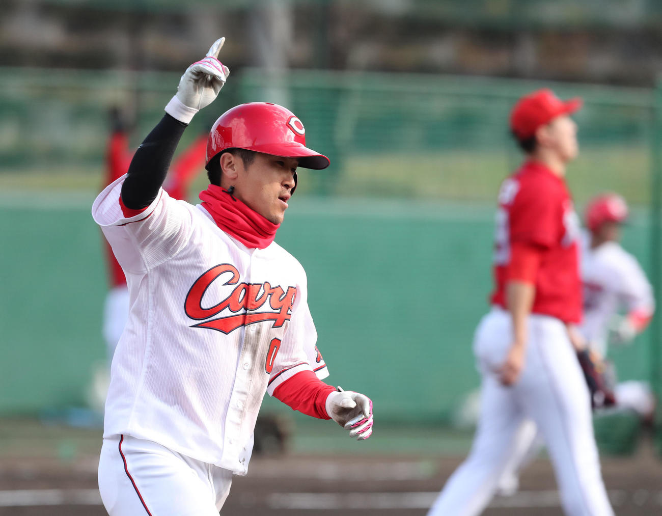 紅白戦　6回裏白2死満塁、上本は中前にサヨナラとなる安打を放つ（撮影・梅根麻紀）