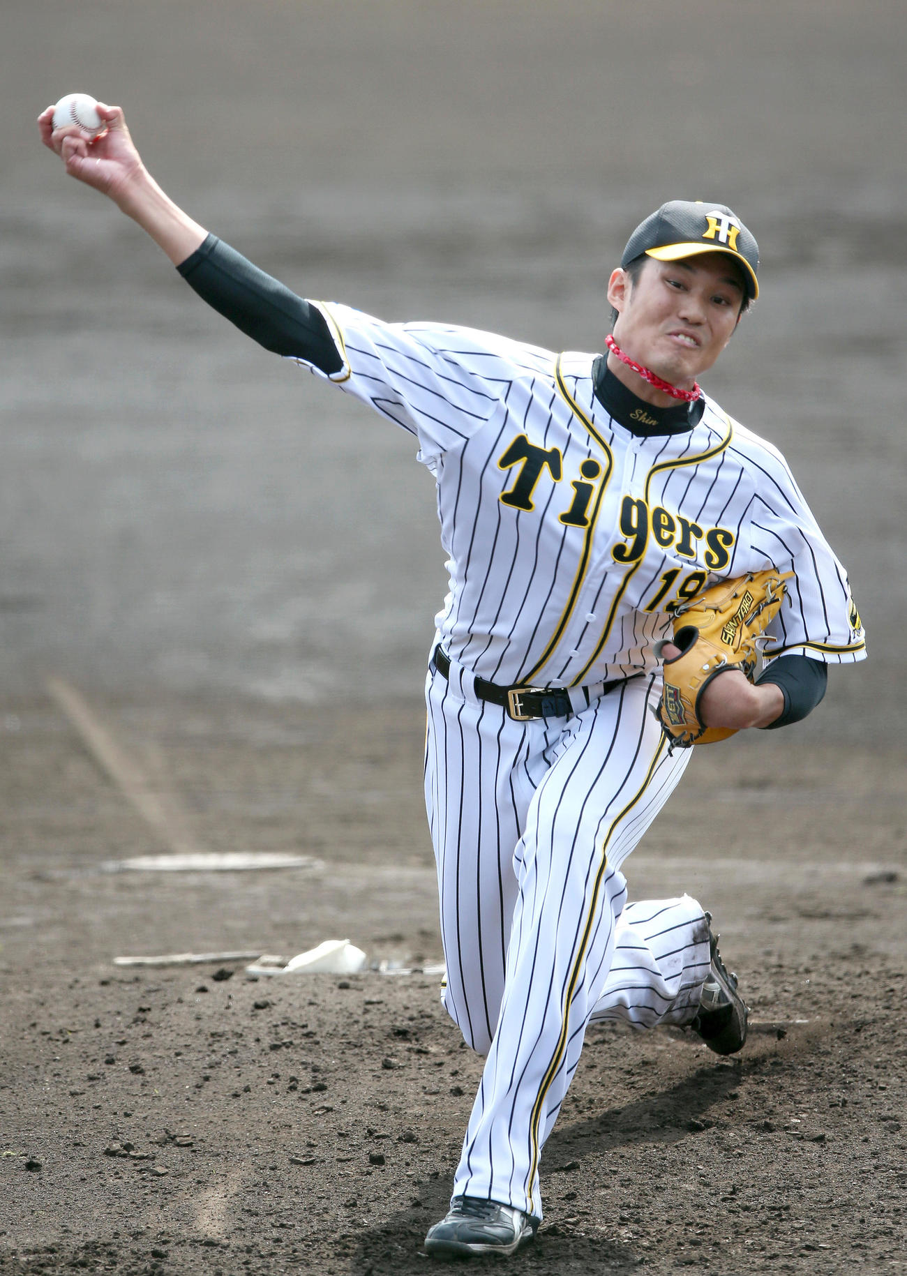 阪神対日本ハム　力強い投球をする藤浪（撮影・上山淳一）