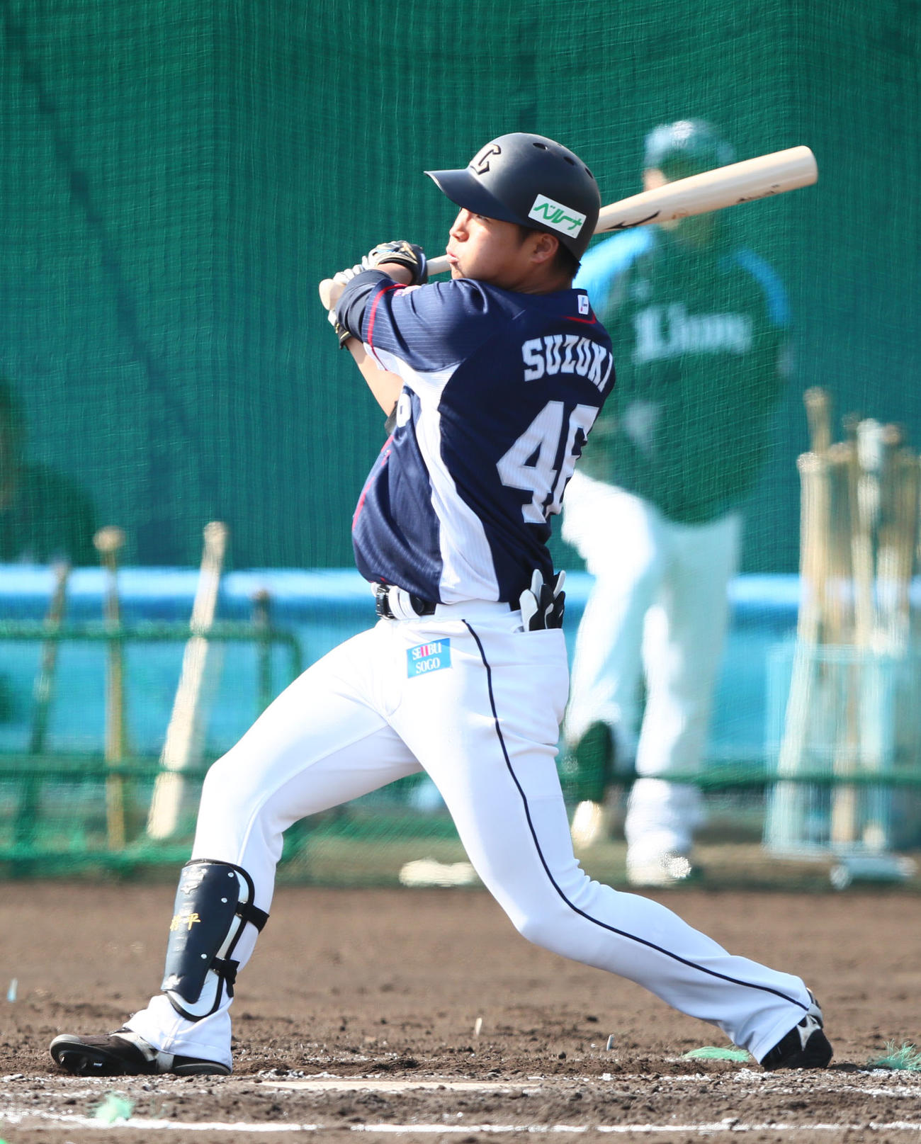 シート打撃で本塁打を放つ西武鈴木（撮影・足立雅史）