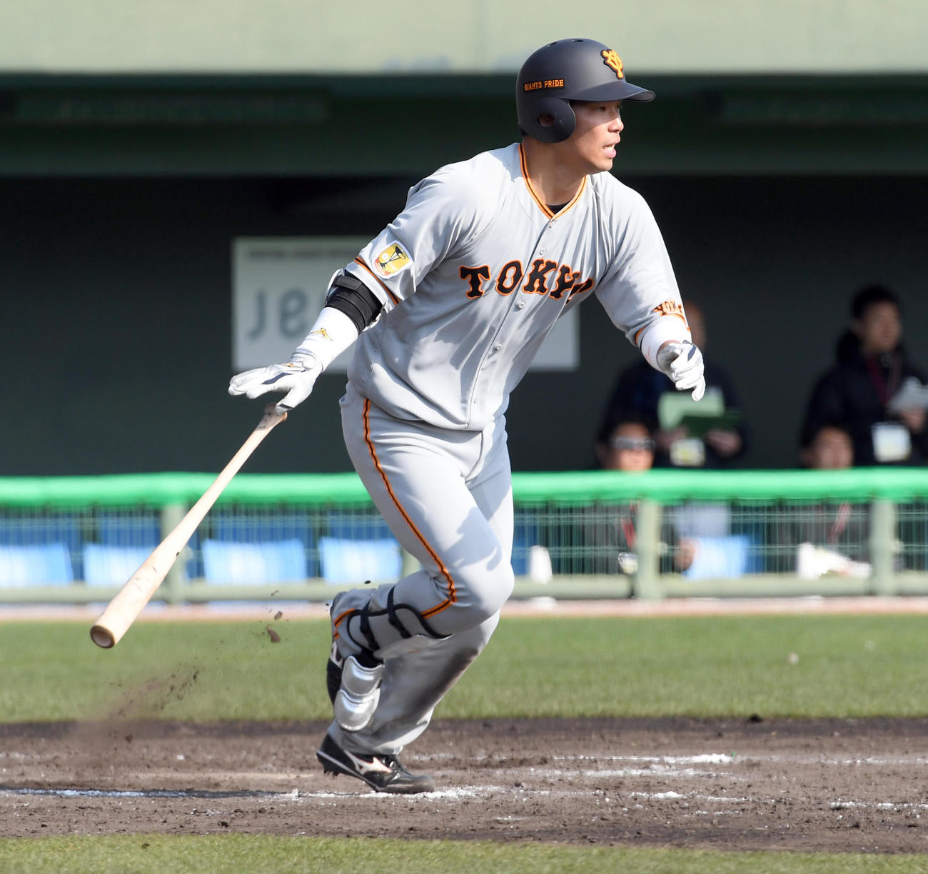 紅白戦　7回表紅組1死、右前安打を放つ大城（撮影・たえ見朱実）