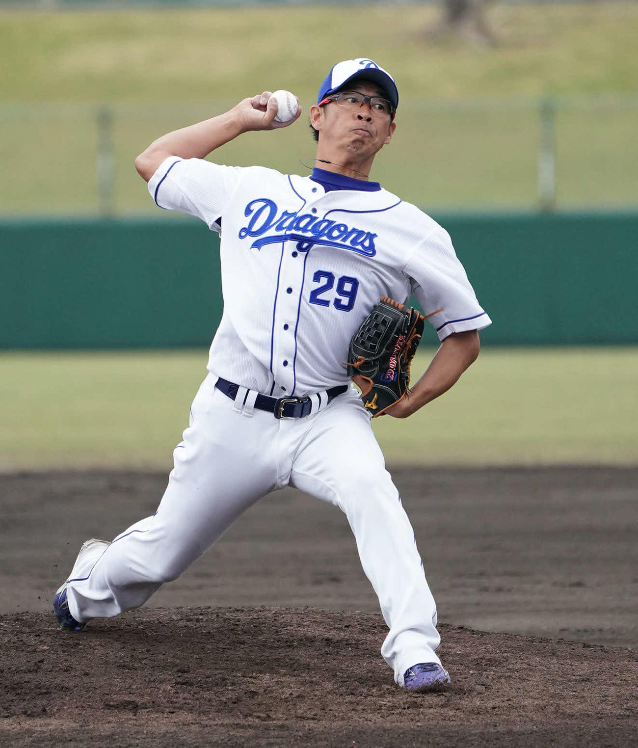 シート打撃に登板する吉見（撮影・森本幸一）