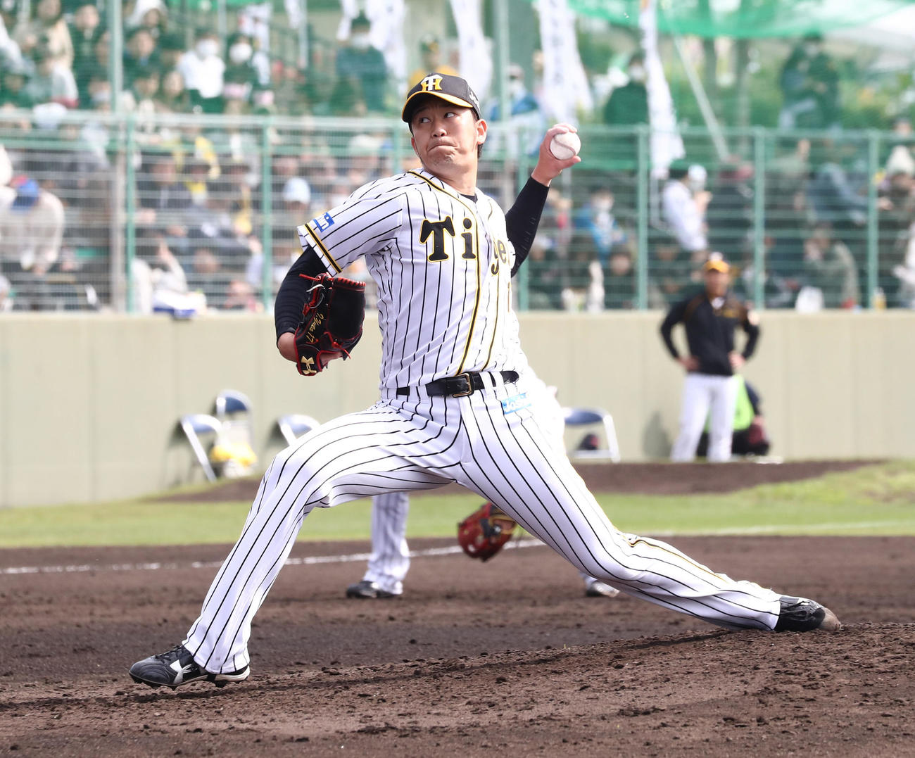 阪神対日本ハム　3回に登板した岩貞（撮影・黒川智章）