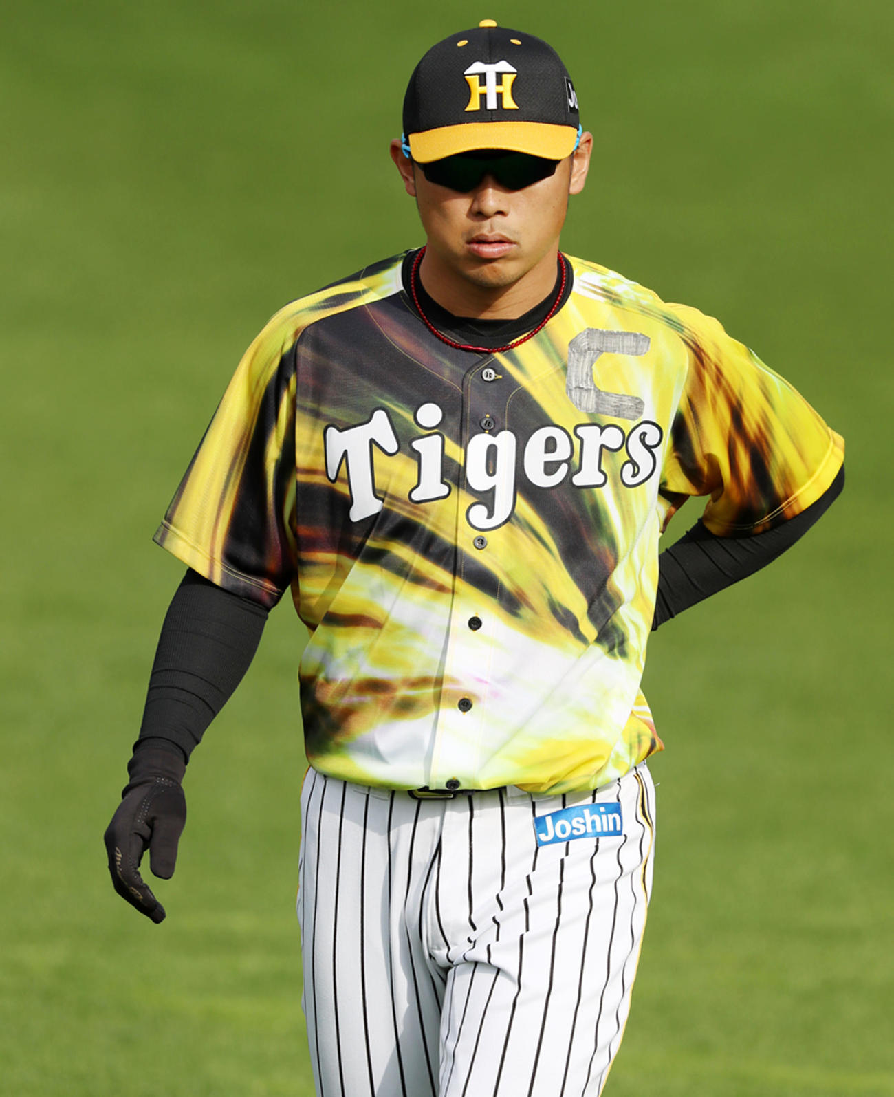 阪神、野手のワンデーキャプテンは高山。新しいユニホームで登場（撮影・加藤哉）