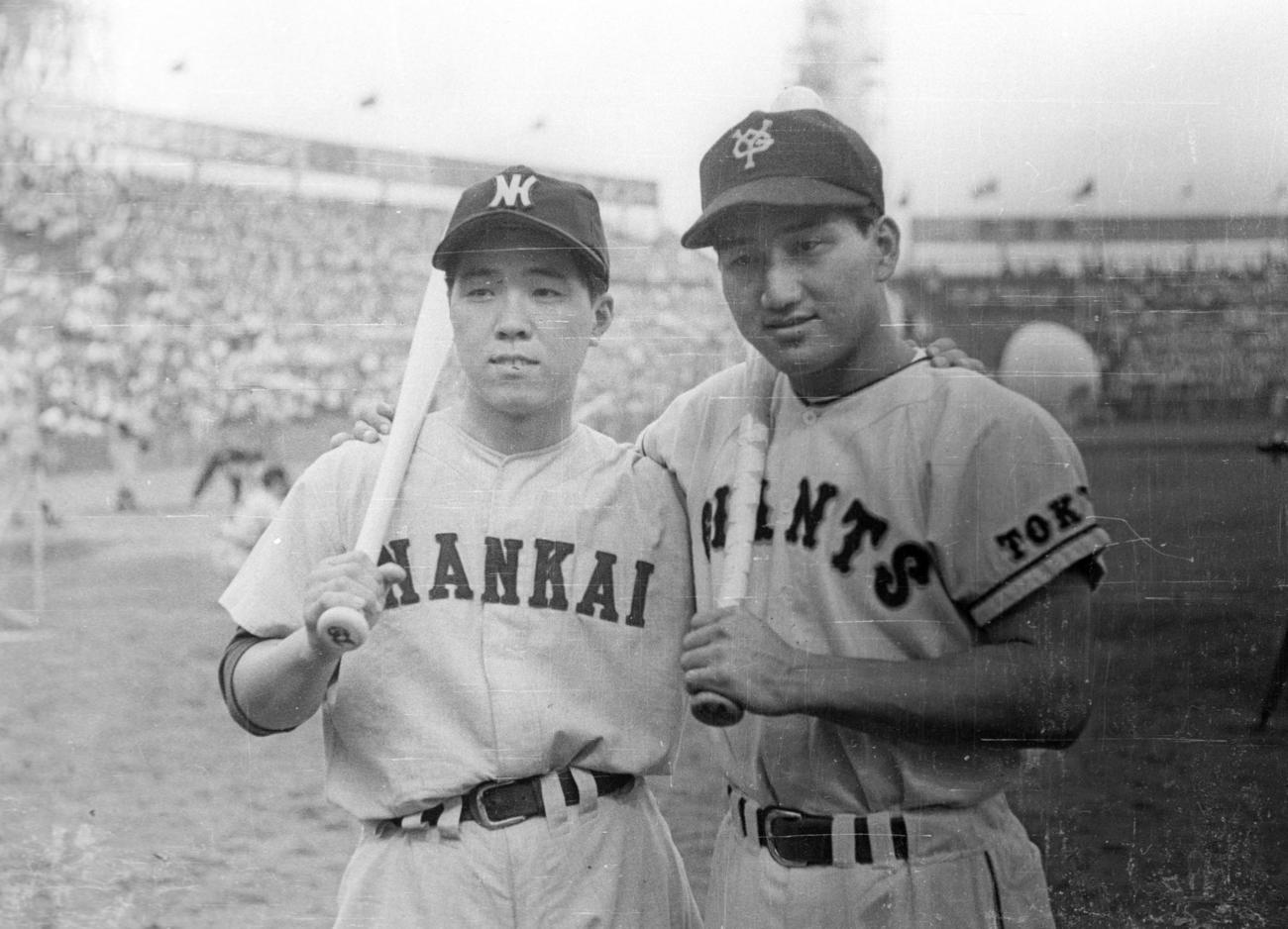 オールスター第2戦　全セ5－4全パ　オールスター初出場の南海野村克也捕手（左）は、第1戦に続き5番で先発出場（1957年7月13日撮影）