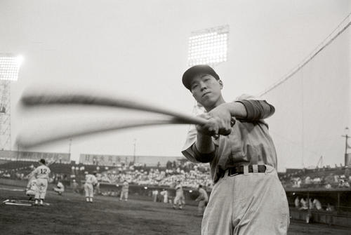 南海・野村克也氏　素振り　打撃フォーム（1958年撮影）