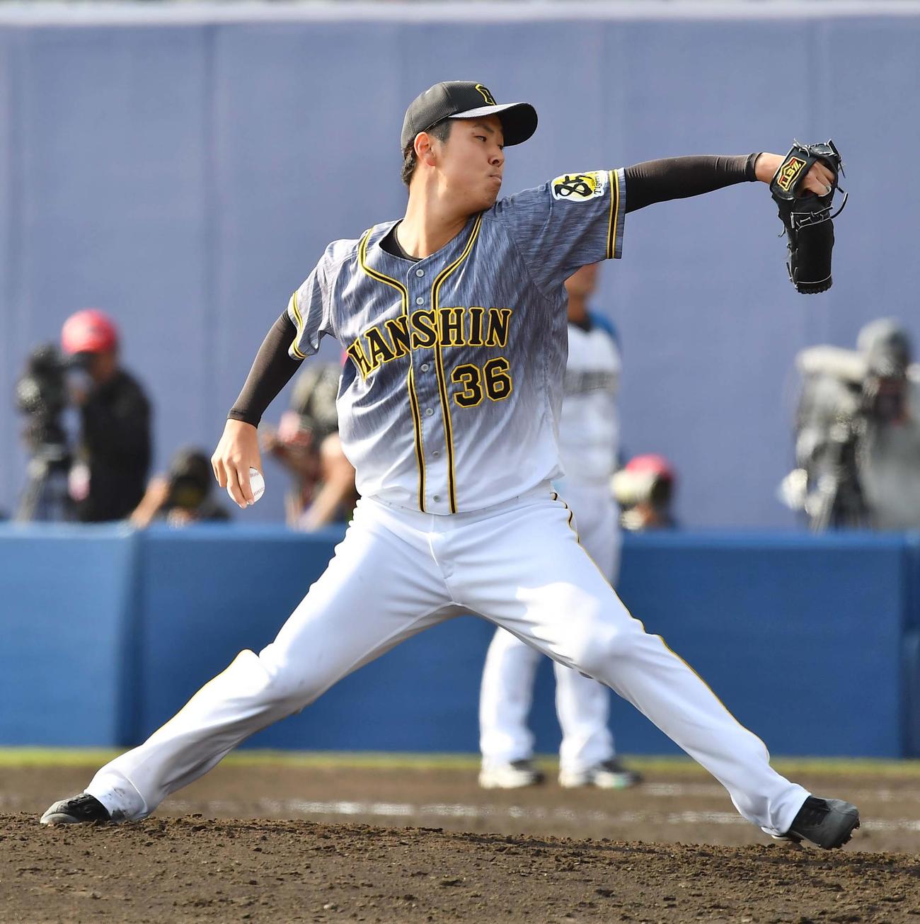 日本ハム対阪神練習試合　阪神3番手の浜地真澄（撮影・上田博志）