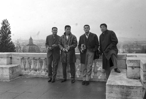 イタリア旅行で記念写真におさまる左から王貞治、野村克也、長嶋茂雄、稲尾和久　1963年12月