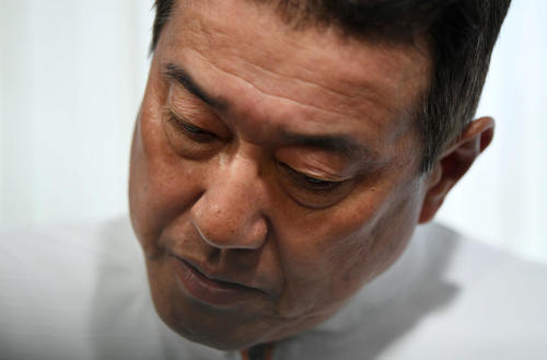 野村克也氏の逝去を受け、幾度となくグラウンドで対峙した思い出をたどる巨人原辰徳監督。「敵将ながら多くのことを学ばせて頂いた」。在りし日の名将の姿をまぶたの裏に浮かべ、絞り出すように話す現代の名将であった（撮影・加藤諒）