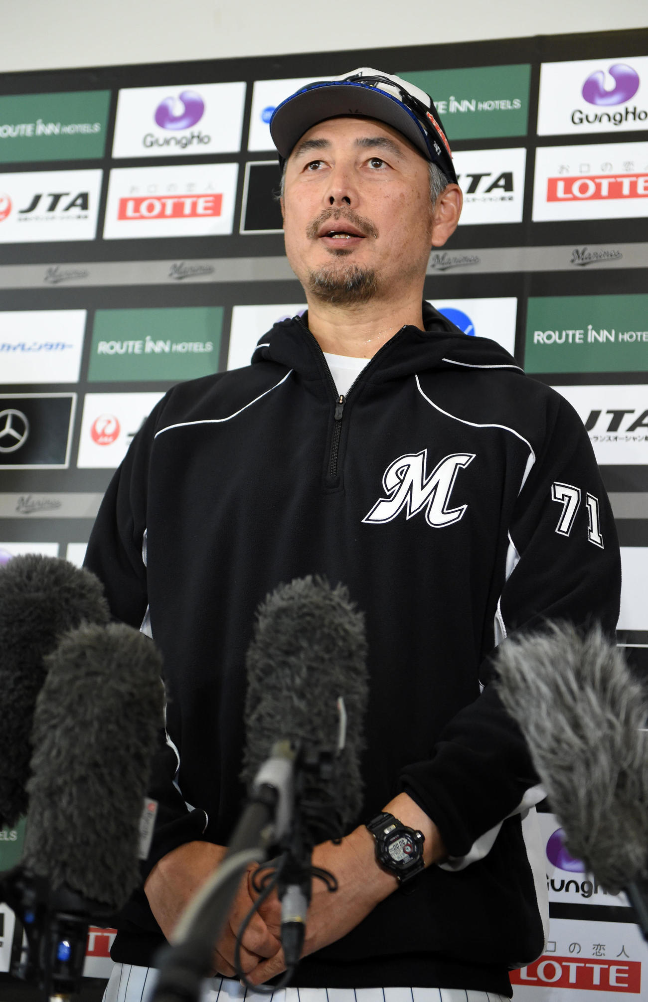 野村克也さんとの思い出を語るロッテ吉井コーチ（撮影・横山健太）