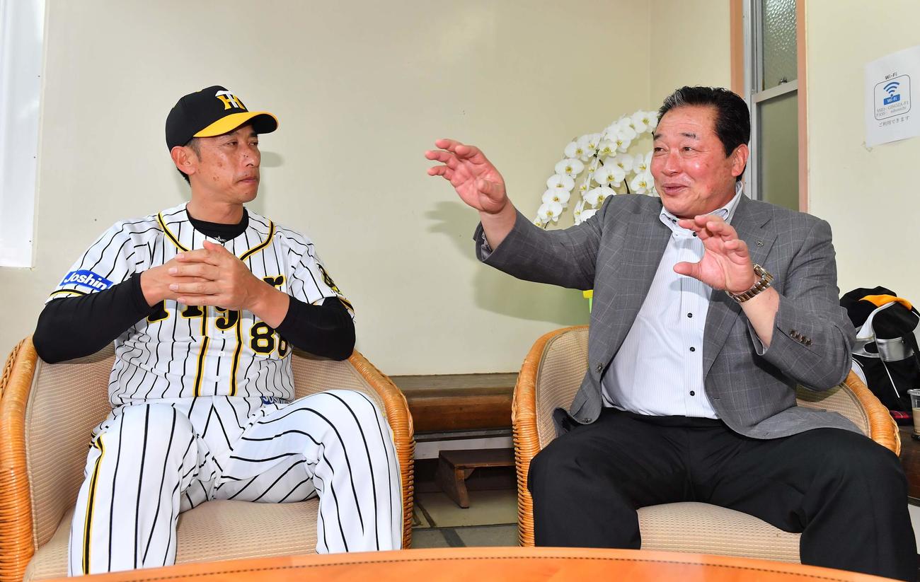 矢野監督（左）と梨田氏は対談し熱く盛り上がった