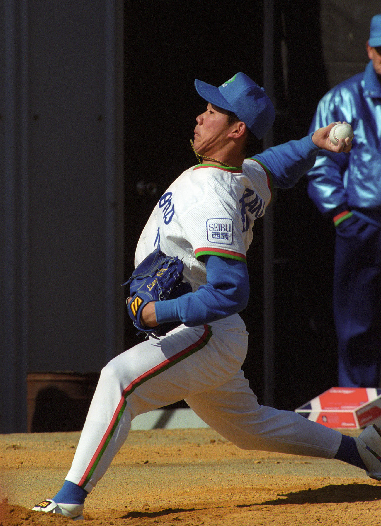 西武春季キャンプ　ブルペンで投げ込む松坂大輔（99年2月3日撮影）