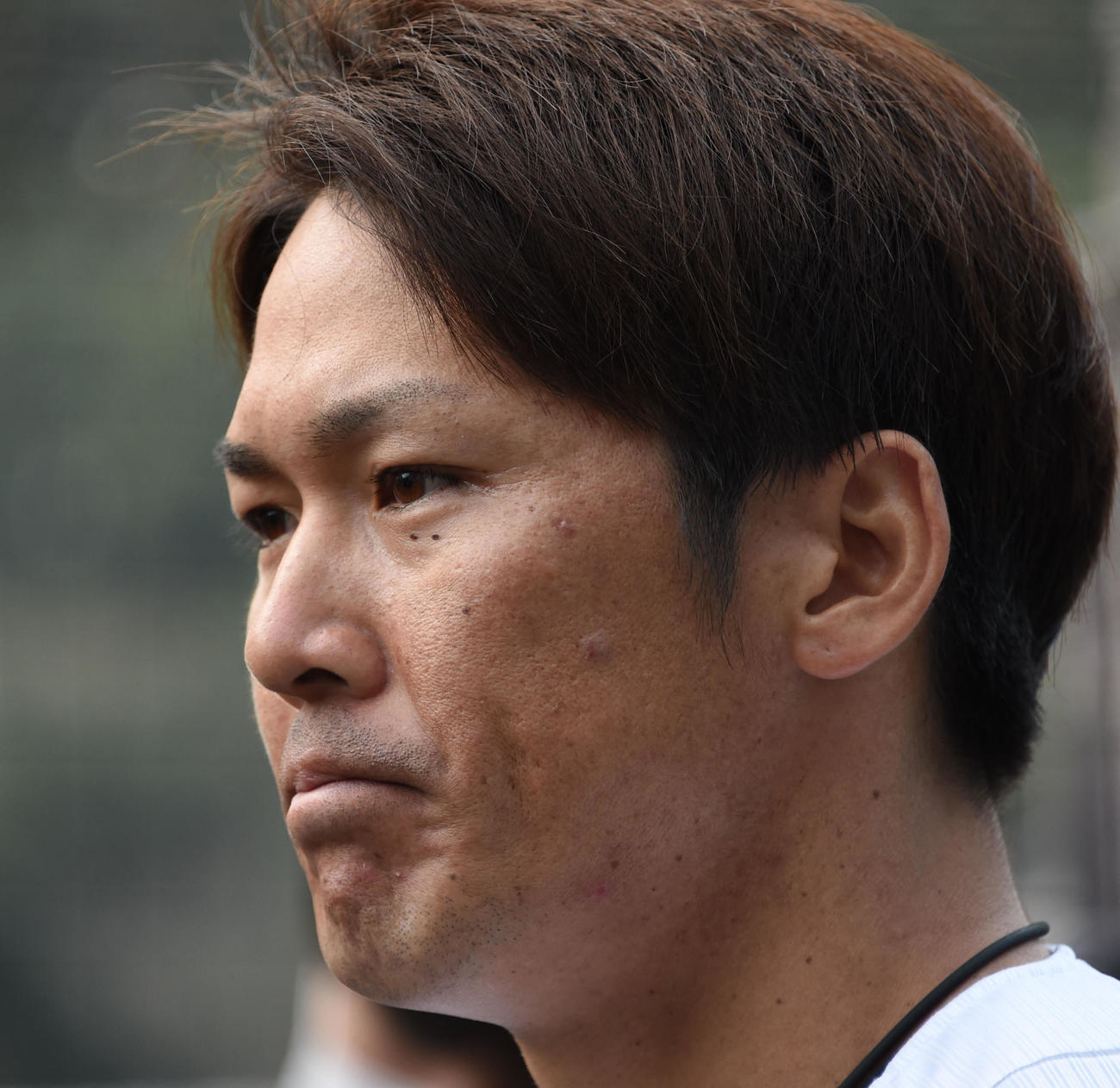 亡くなった野村克也氏の思い出を語り涙ぐむ甲斐（2020年2月11日）