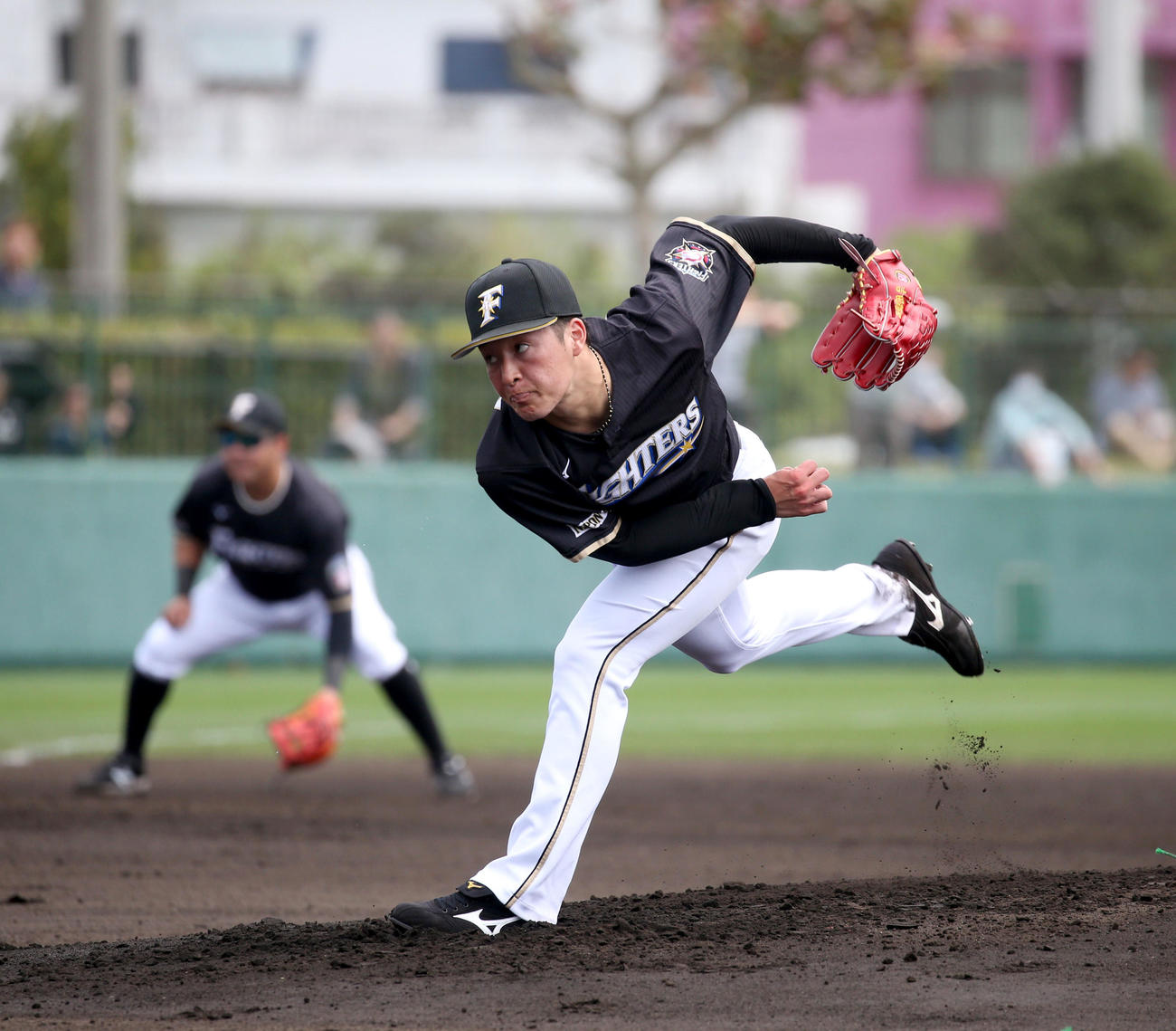 紅組対白組　紅組先発の日本ハム吉田輝（撮影・佐藤翔太）