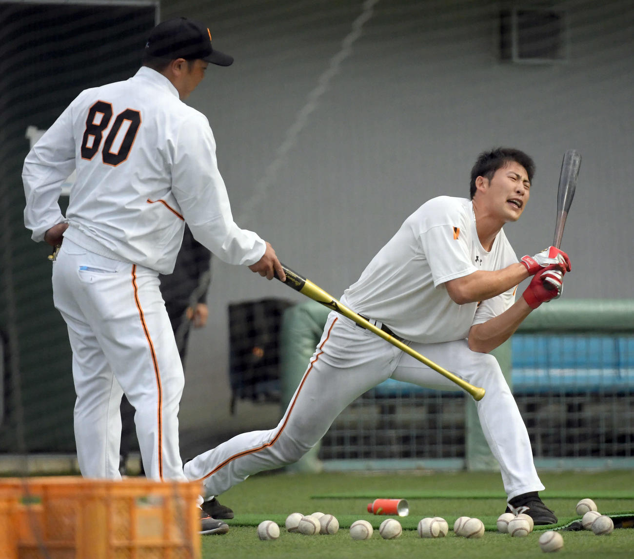 阿部2軍監督に厳しい指導を受ける巨人村上（撮影・たえ見朱実）