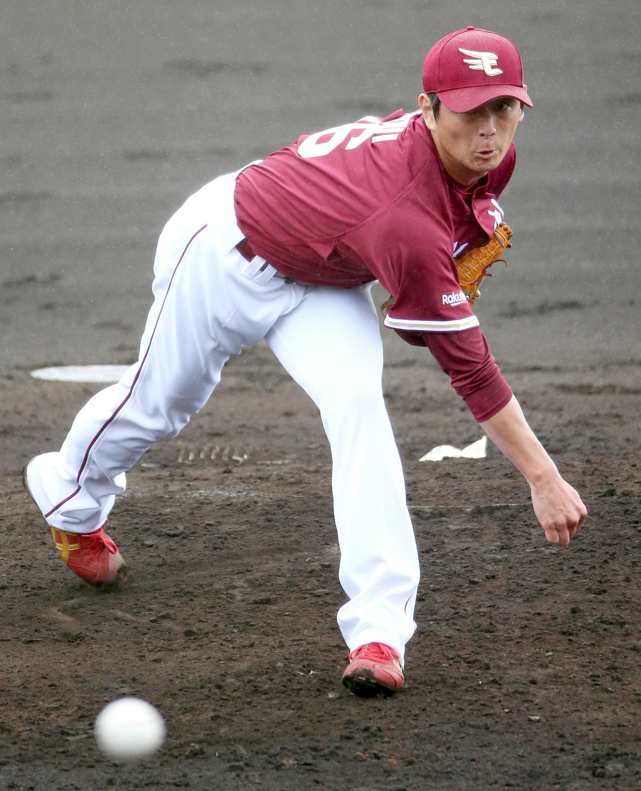 練習試合阪神対楽天　2回に登板する楽天の涌井（撮影・上山淳一）