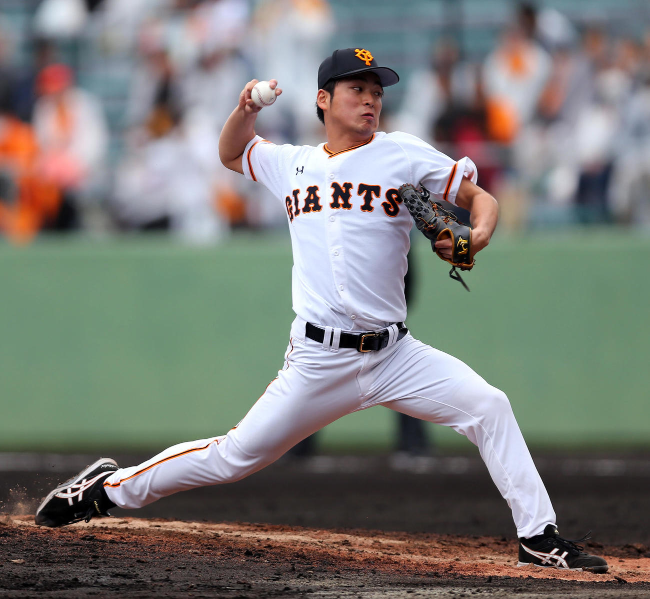 巨人対DeNA　3番手の巨人沼田（撮影・大野祥一）