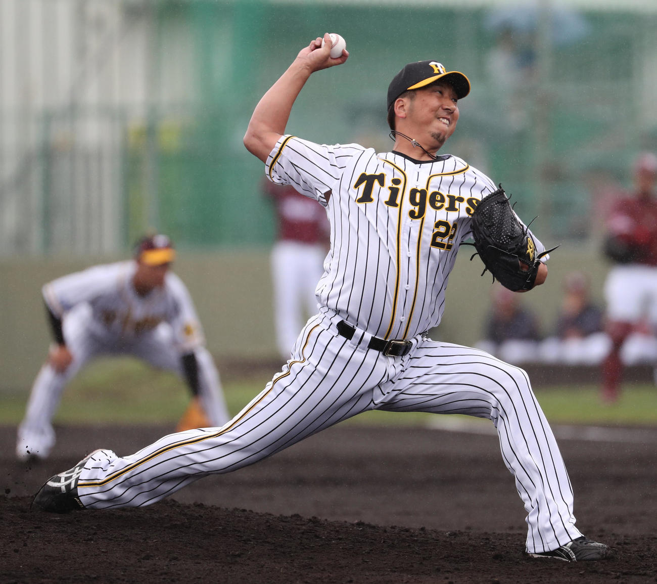 練習試合阪神対楽天　3回に登板も満塁本塁打を浴び4失点の内容だった藤川（撮影・清水貴仁）