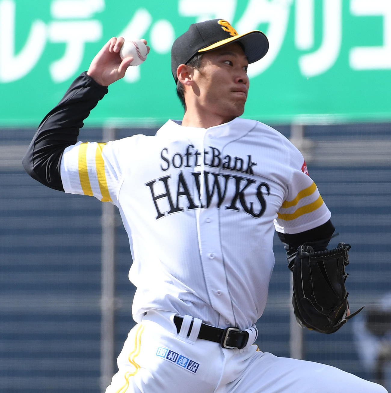 紅白戦、5回、1イニングを無失点に抑えた岩崎翔（撮影・今浪浩三）