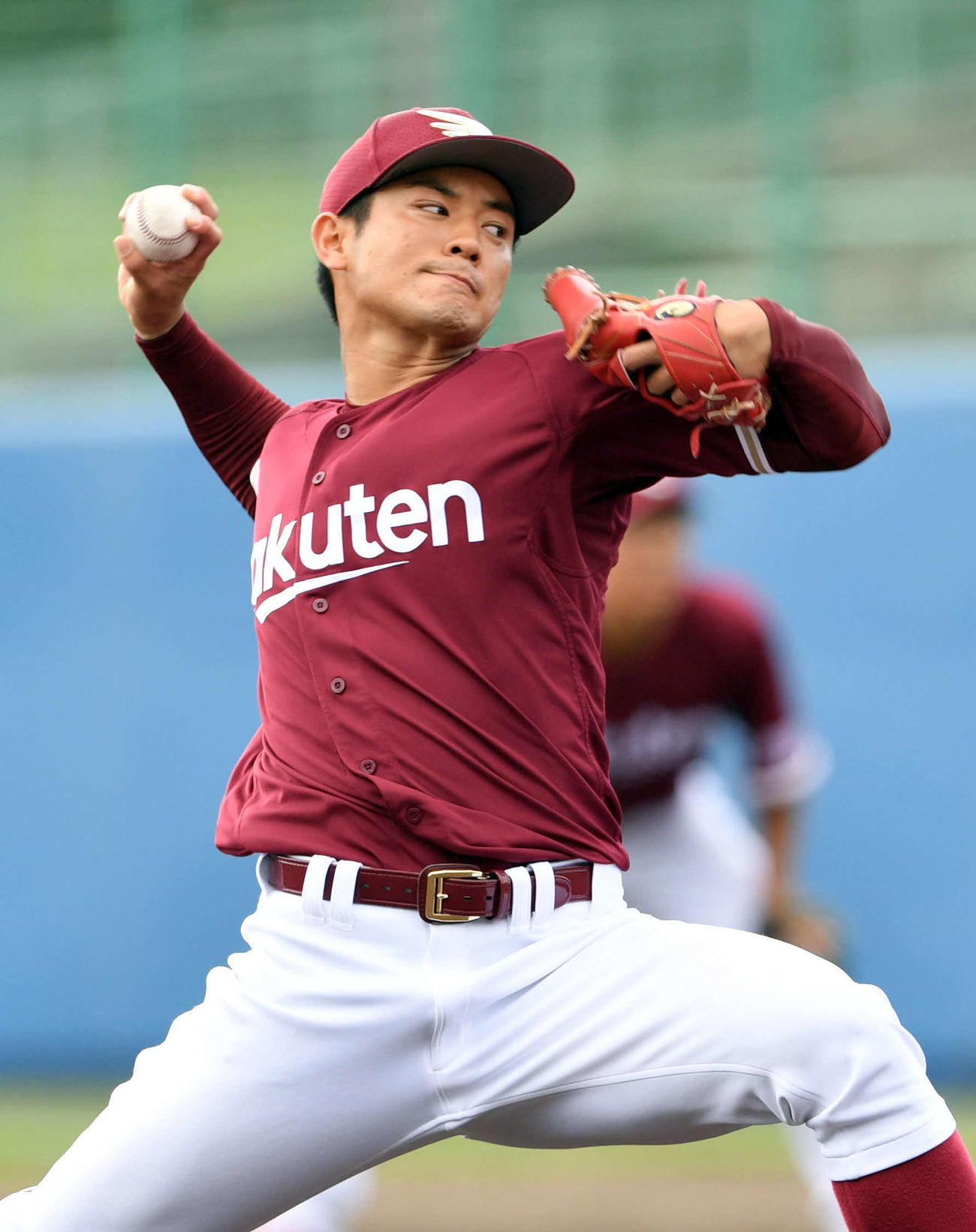 ヤクルト対楽天　楽天4番手で力投する津留崎（撮影・滝沢徹郎）