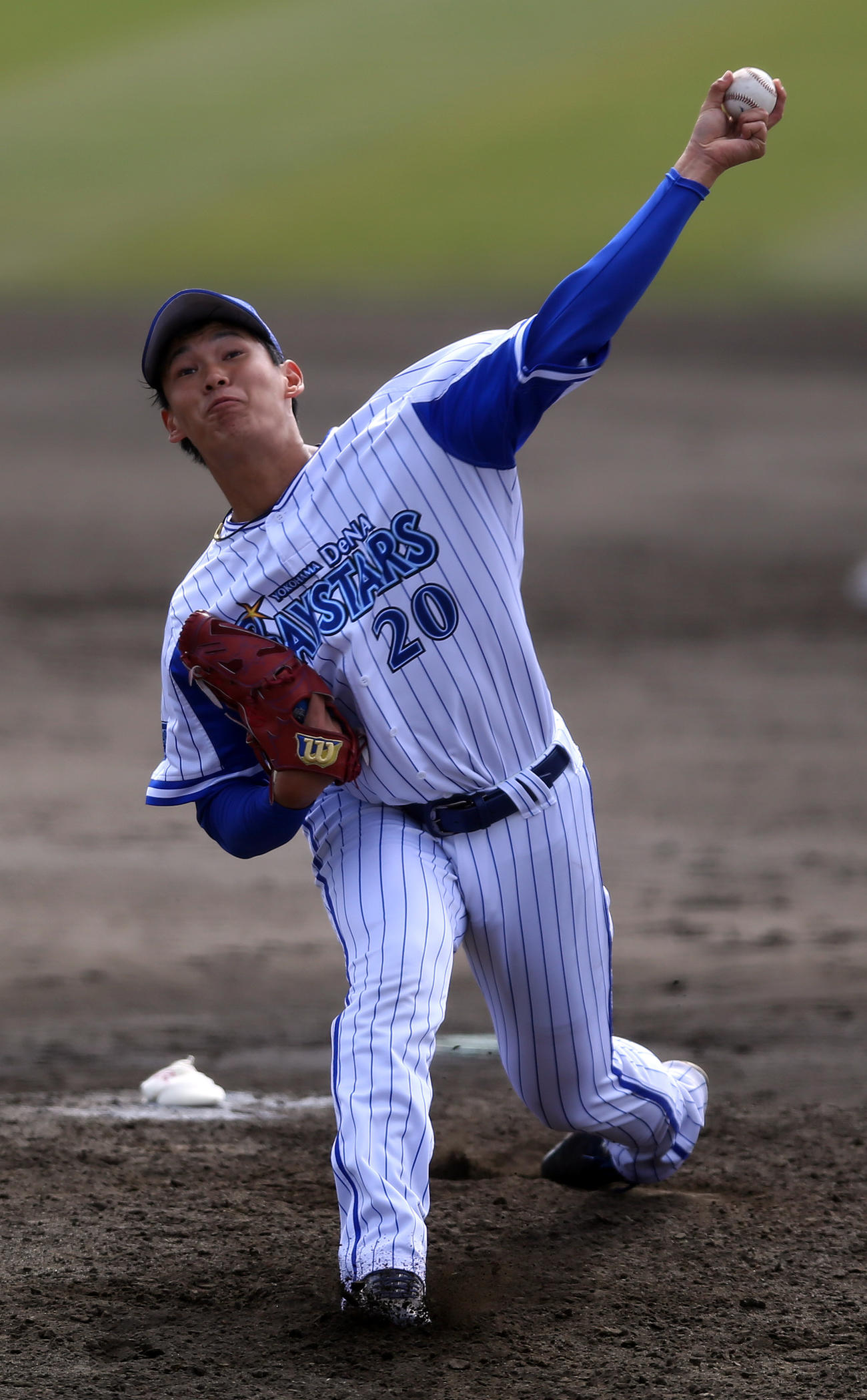 DeNA対ロッテ　2番手のDeNA坂本（撮影・大野祥一）