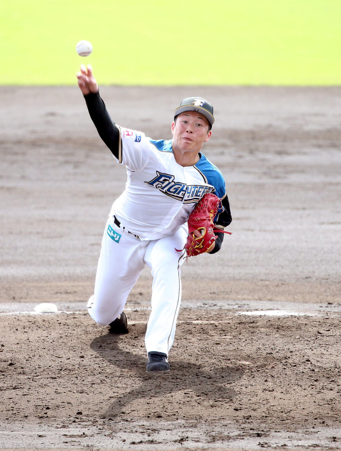 日本ハム対DeNA　3回から登板する日本ハム吉田輝（撮影・佐藤翔太）