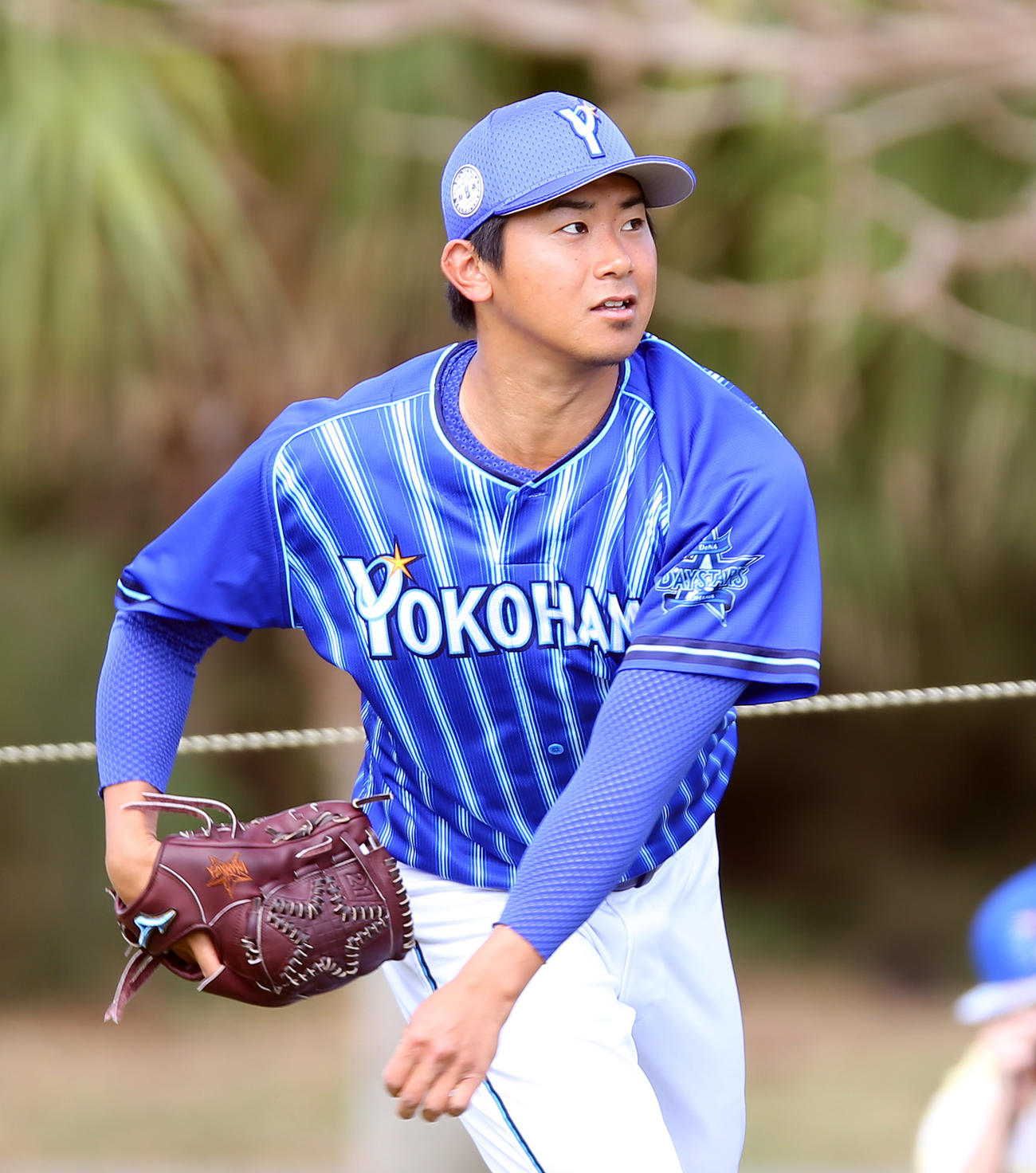 キャッチボールするDeNA今永（撮影・大野祥一）