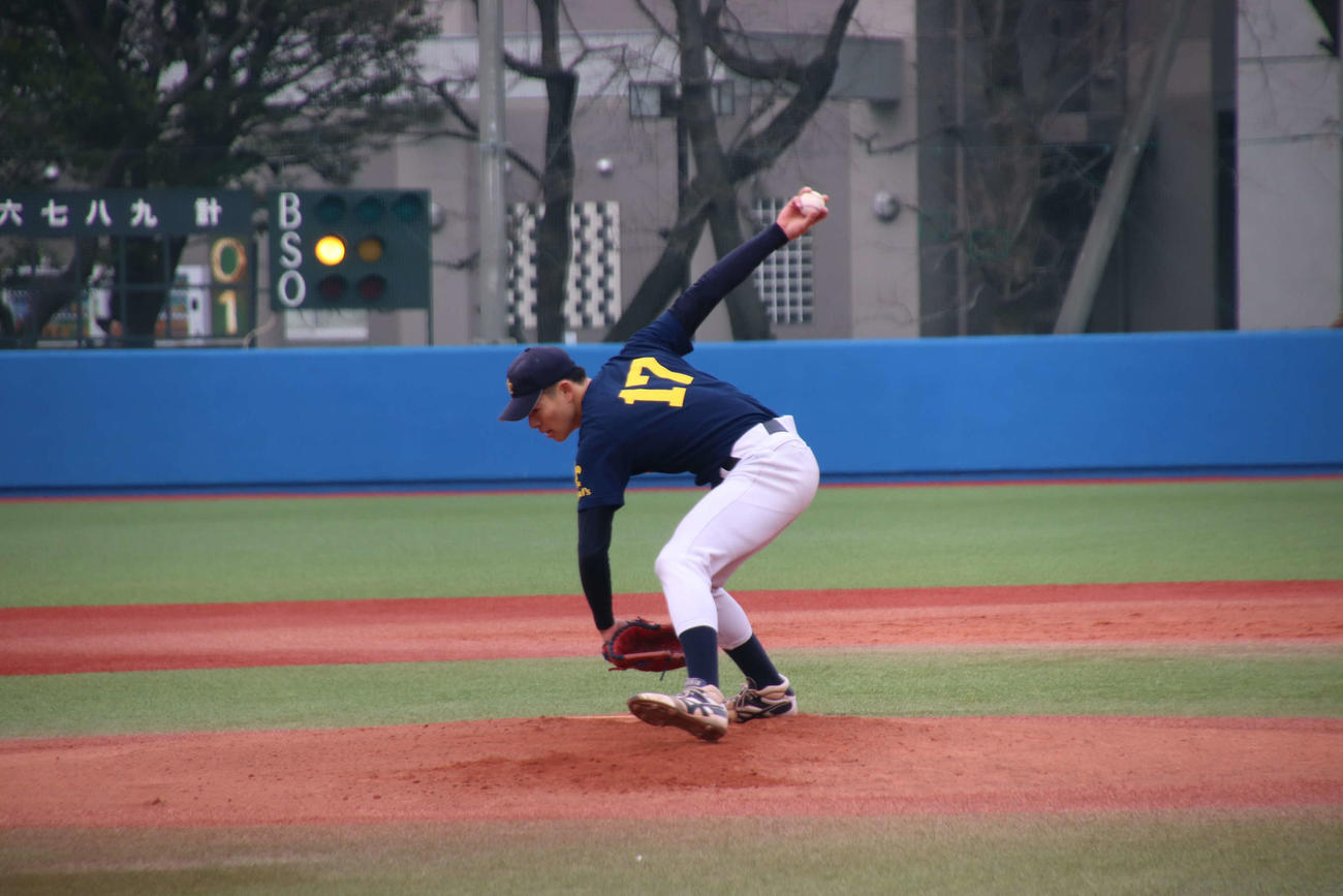 立大　立大対東京国際大オープン戦。先発した中川颯は3回を投げ1安打4三振と好投した（撮影・保坂淑子）