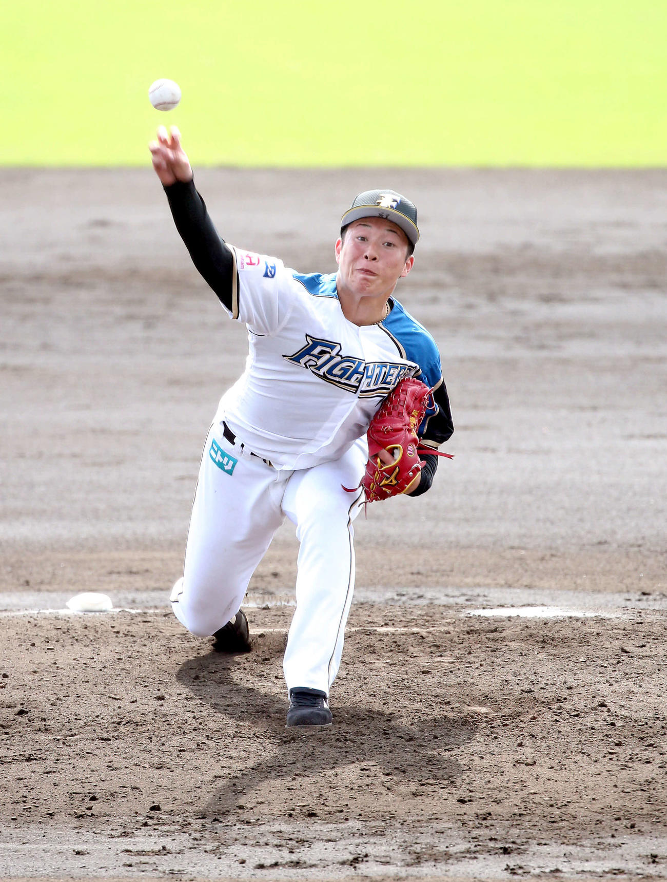 日本ハム対DeNA　3回から登板する日本ハム吉田輝（撮影・佐藤翔太）